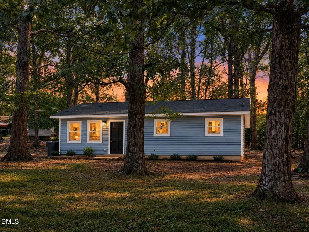 614 Locust Road, Hillsborough