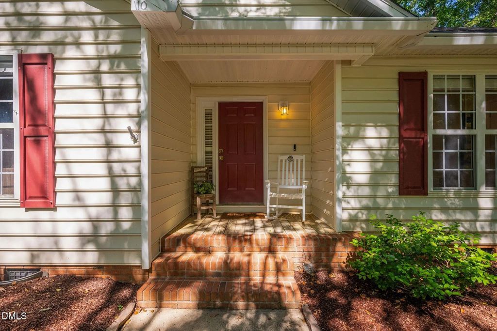 110 Brampton Circle, Clayton