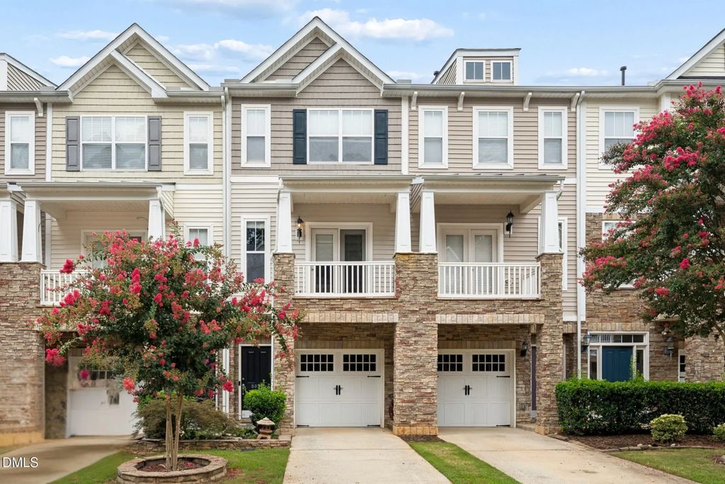 8025 Sycamore Hill Lane, Raleigh