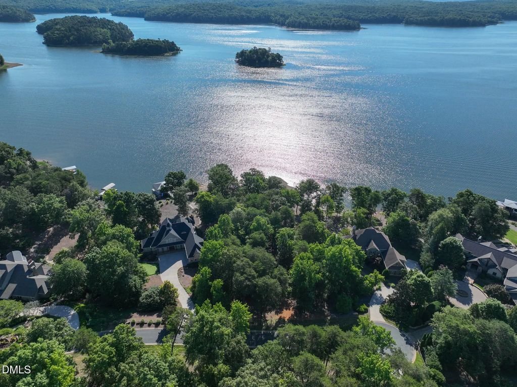 163 Flint Ridge Trail, New London