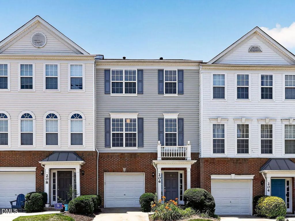 206 Great Ridge Court, Morrisville