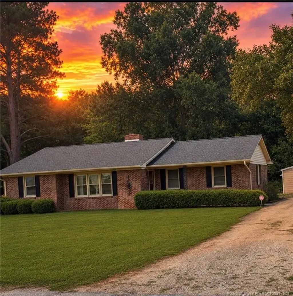 405 West Road, Lumberton