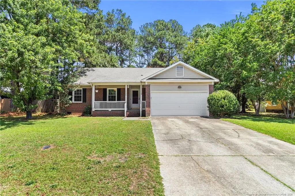 106 Stonesthrow Lane, Raeford