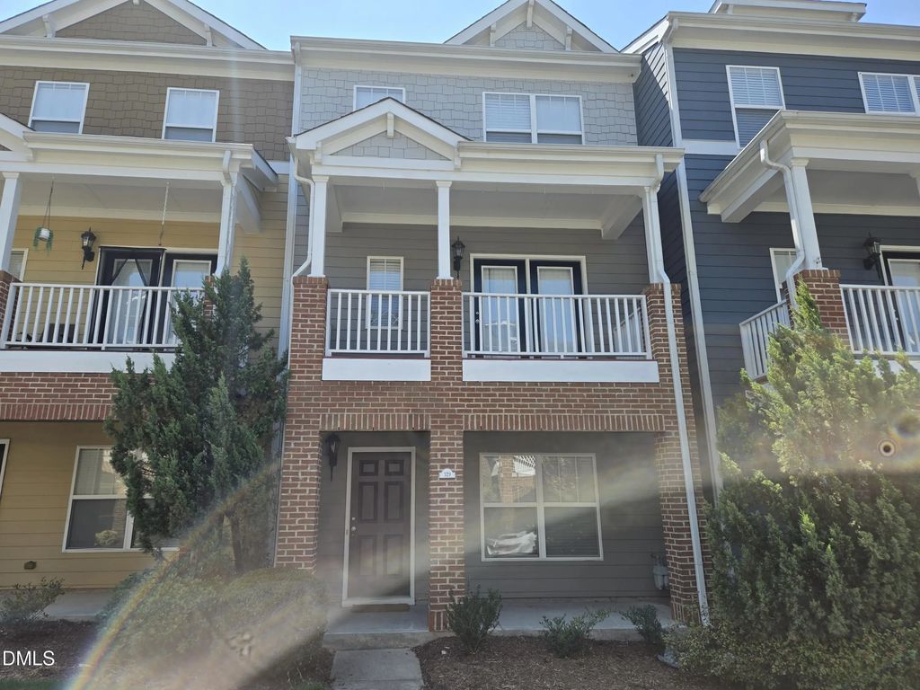 329 Kinellan Lane, Cary
