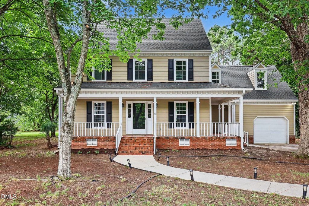 1704 Carrington Drive, Raleigh