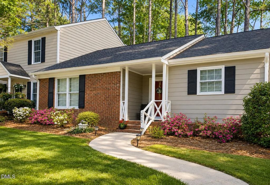 212 Wetherburn Lane, Raleigh