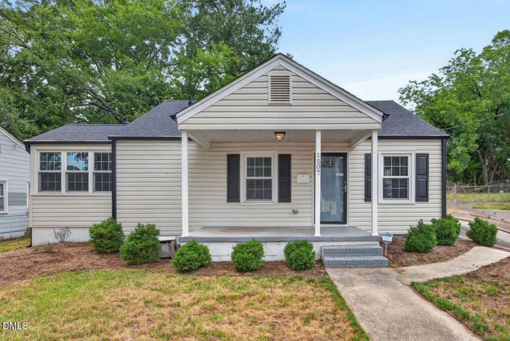 1507 Robinhood Road, Durham