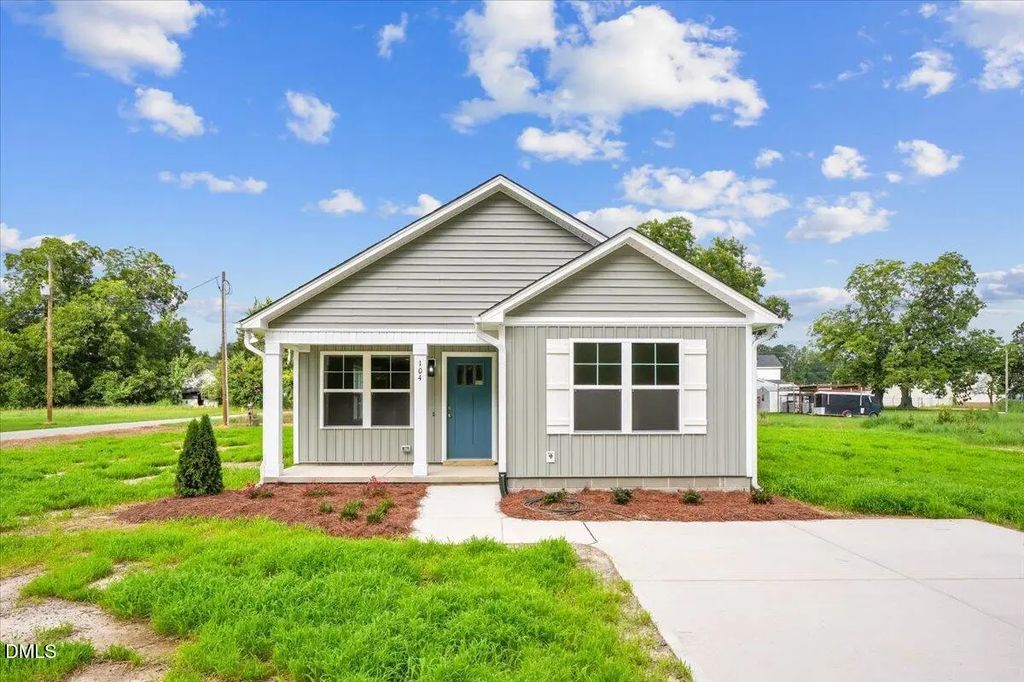 104 Lee Street, Roseboro