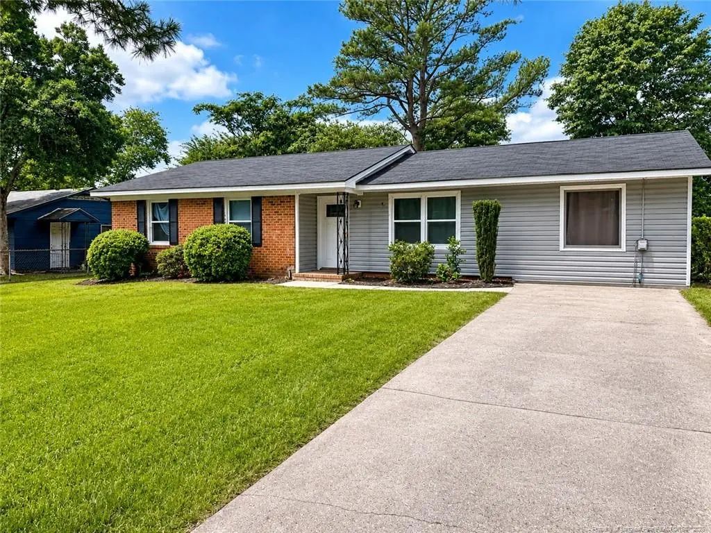 6537 Vineyard Drive, Fayetteville