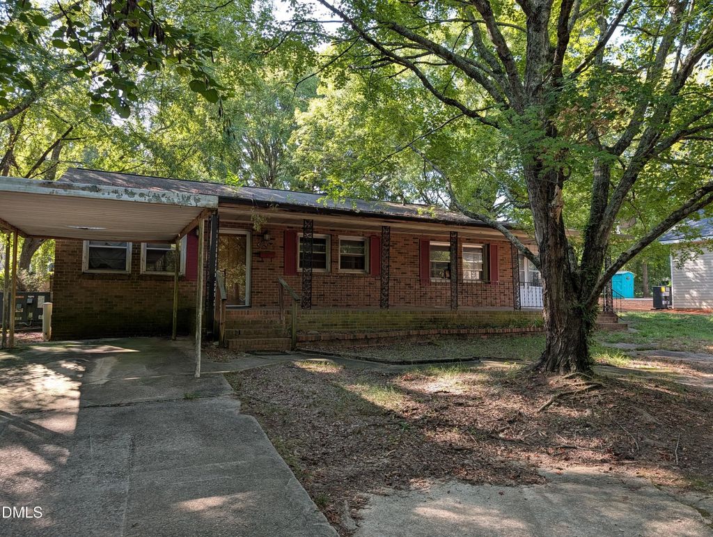 922 N White Street, Wake Forest