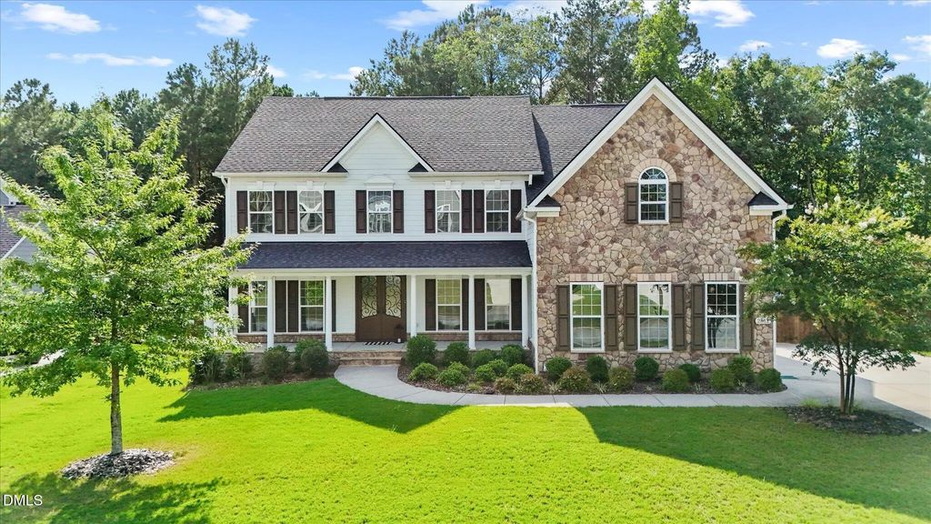 2812 Clifton Oaks Drive, New Hill