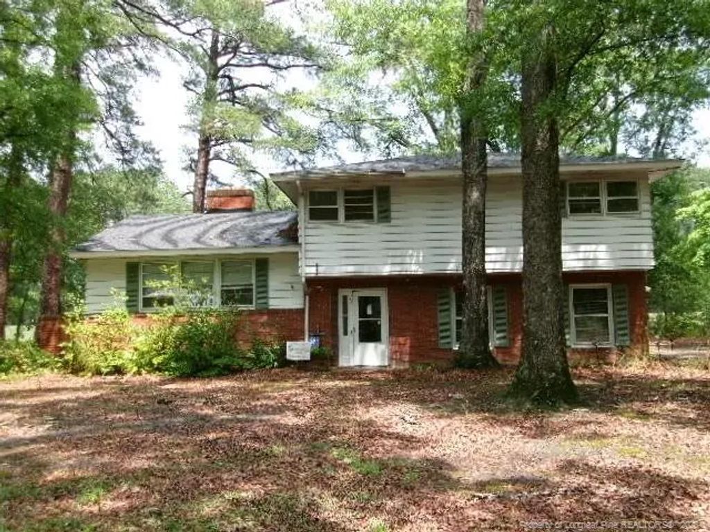 704 Mcneill Drive, Laurinburg