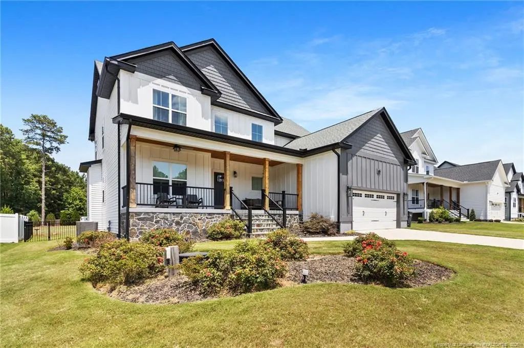 415 Stable Court, Linden