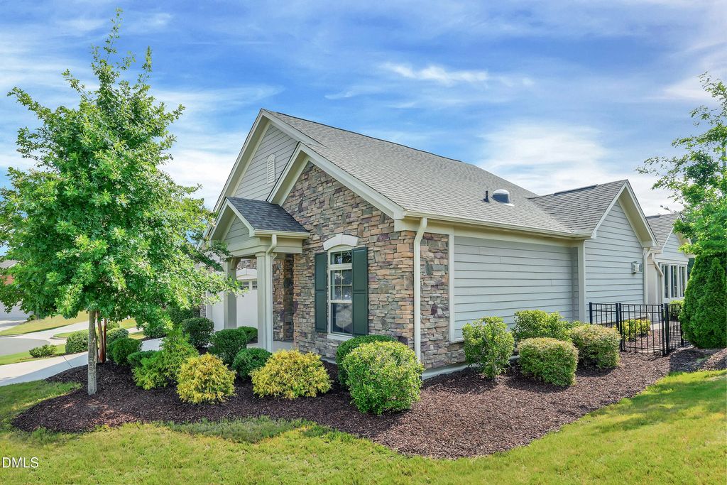 100 Chenette Court, Cary