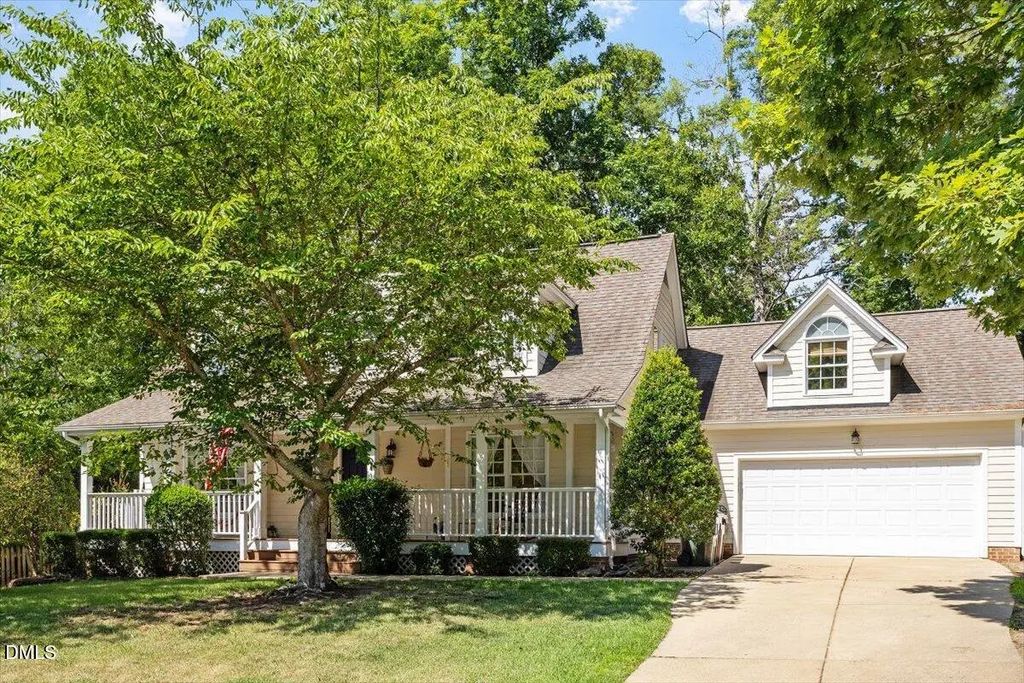 205 Hickory Glen Lane, Holly Springs