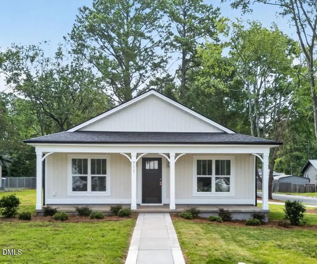 711 S Ellis Avenue, Dunn