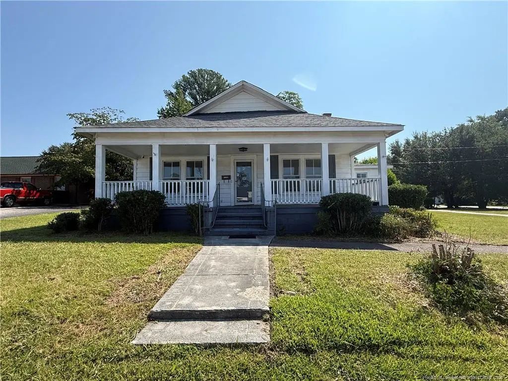 225 S Main Street, Raeford