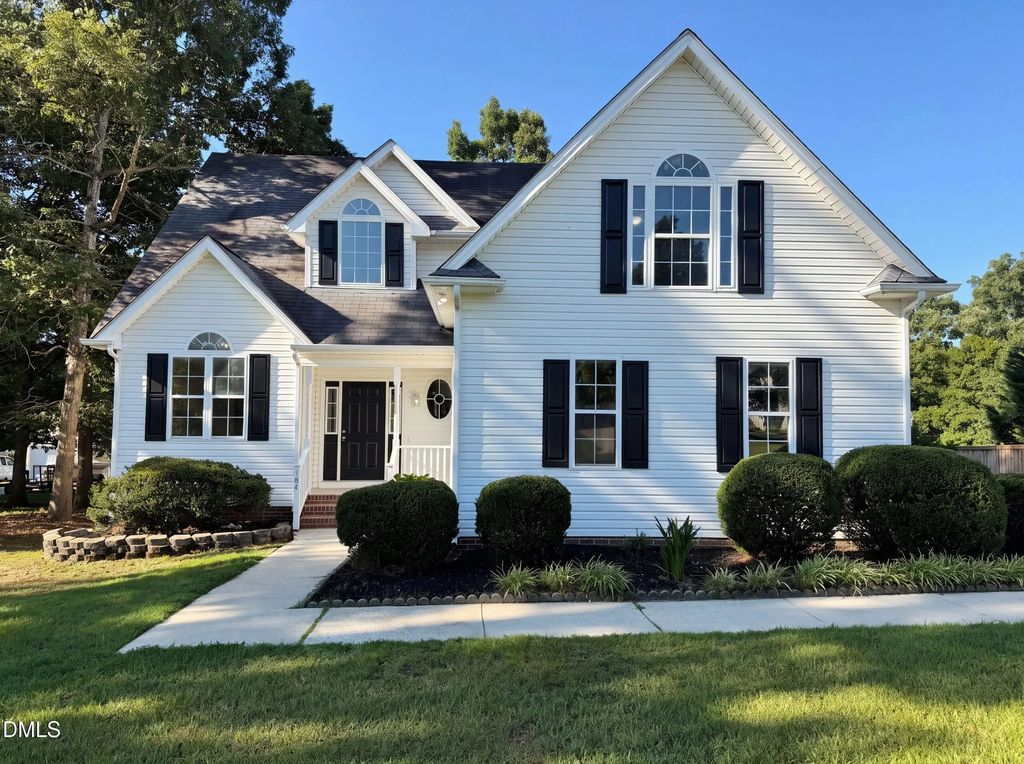 104 Kings Court, Garner