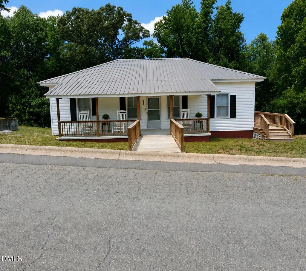 221 Lake Drive, Roxboro