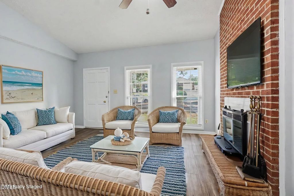 7123 Evanston Street, Fayetteville