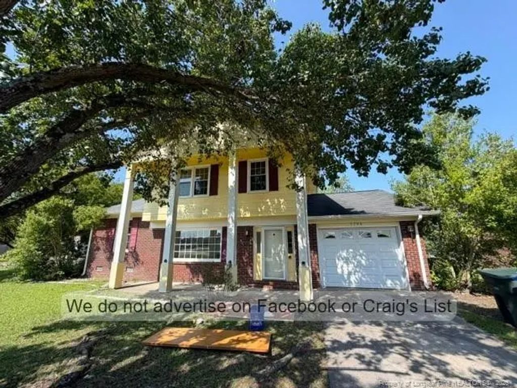 7796 Adrian Drive, Fayetteville