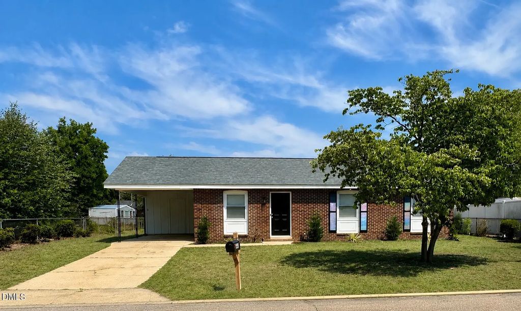 5543 Livingston Drive, Fayetteville