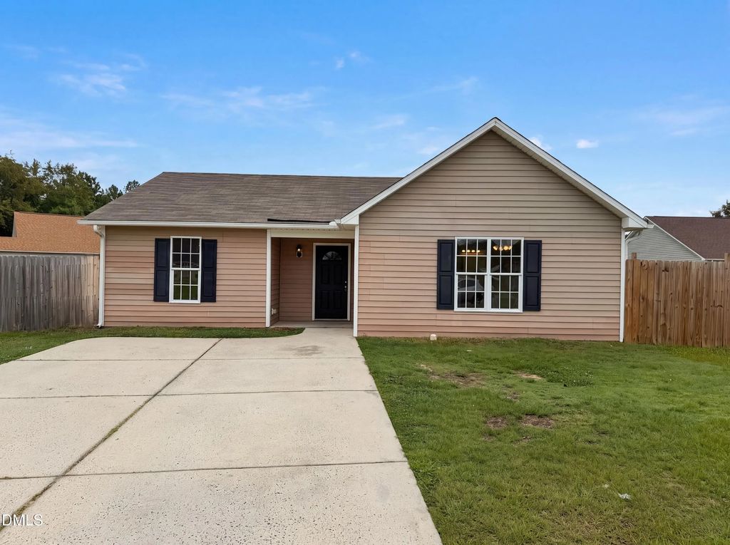 102 Reebe Circle, Selma