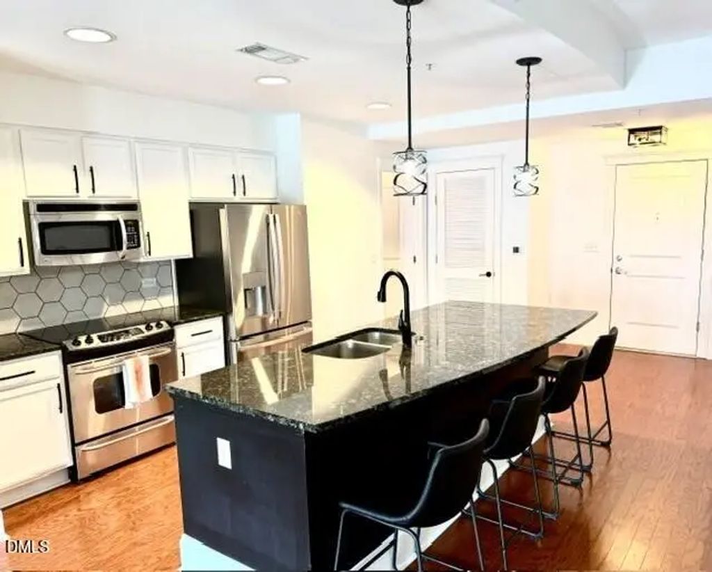 222 Glenwood Avenue 412, Raleigh