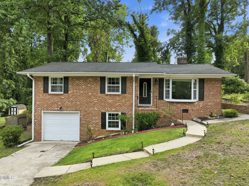 2021 Spruce Street, Fayetteville