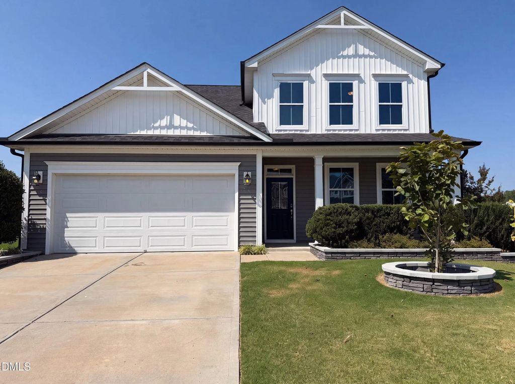 119 E Caxton Court, Clayton