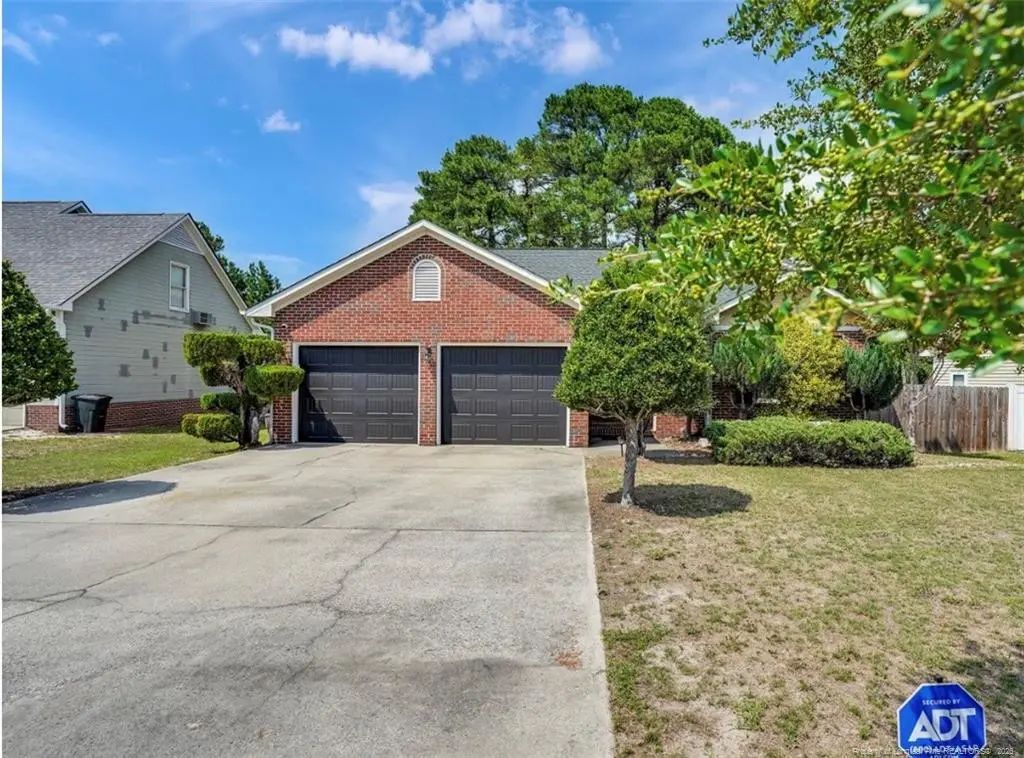 1040 Alexwood Drive, Hope Mills