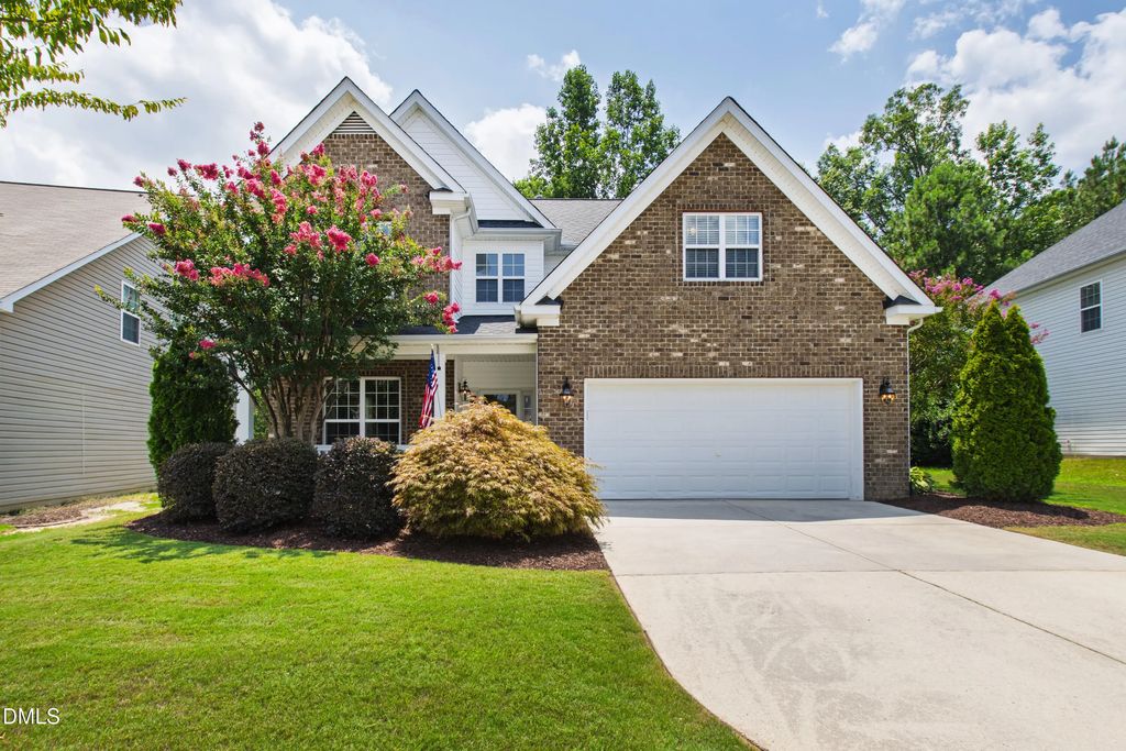 6220 Amber Bluffs Crescent, Raleigh