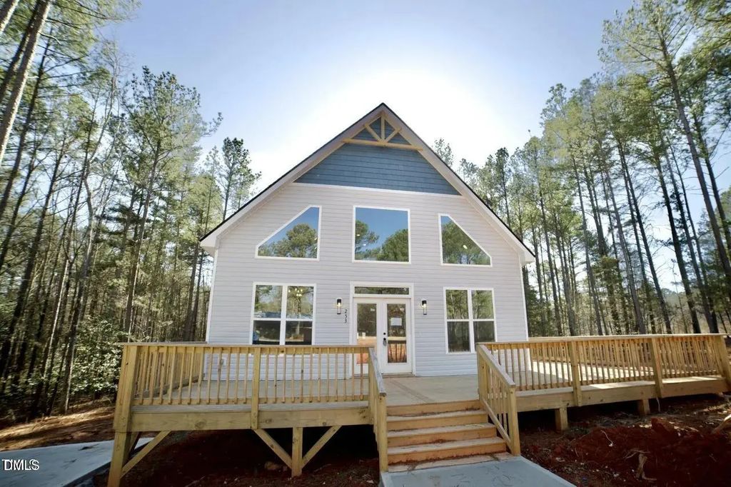 253 Sandy Point Drive, Manson