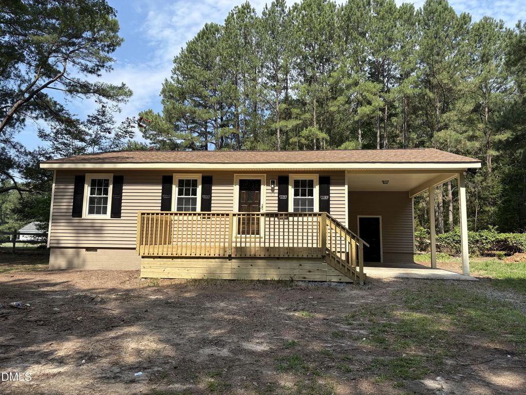 349 Strickland Hinton Road, Zebulon