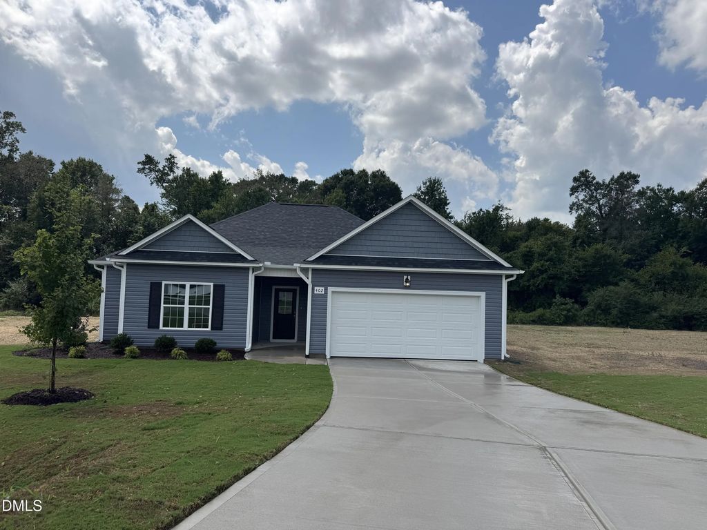 402 Lyon Estates Drive, La Grange