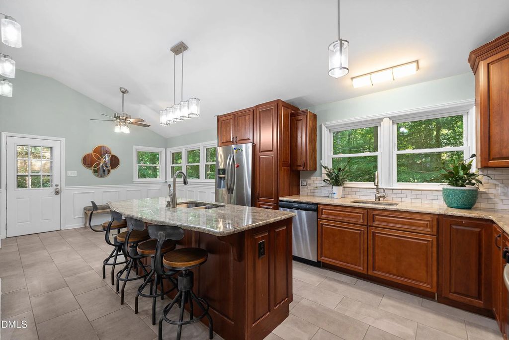 105 Lexington Road, Chapel Hill