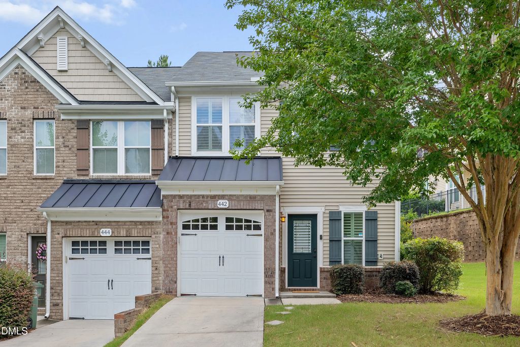 442 Panorama View Loop, Cary