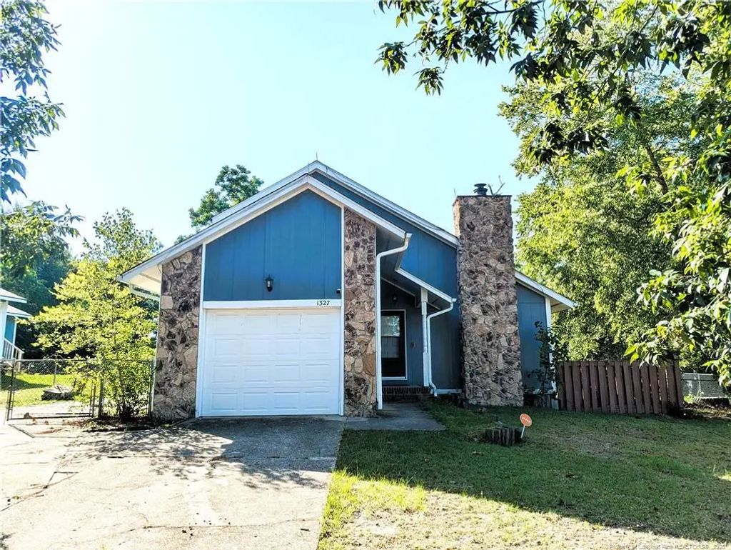 1327 Fraser Drive, Fayetteville