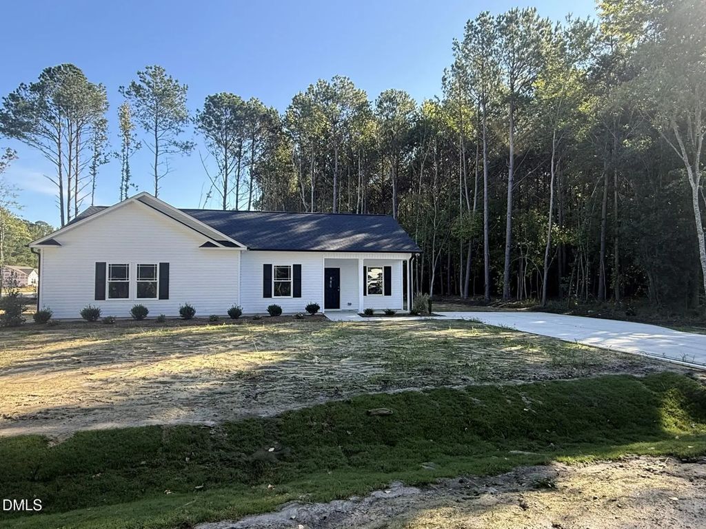 602 E Goldsboro Street, Kenly