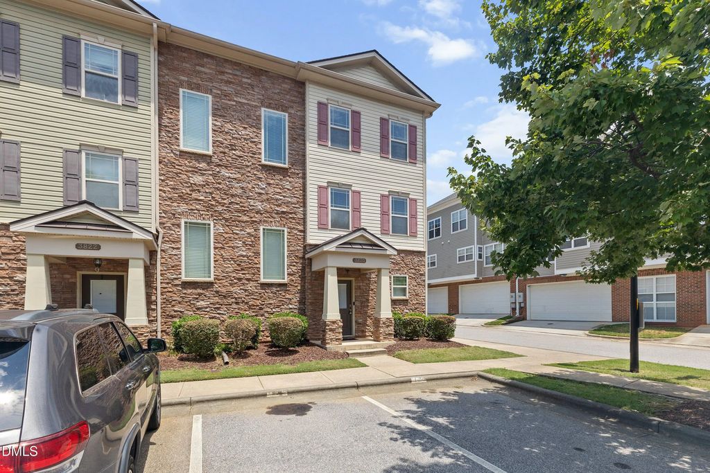 3820 Amelia Park Drive, Raleigh