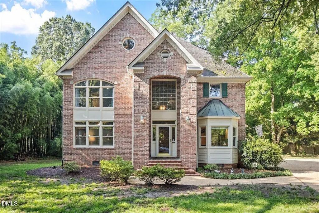 118 E Walnut Avenue, Wake Forest
