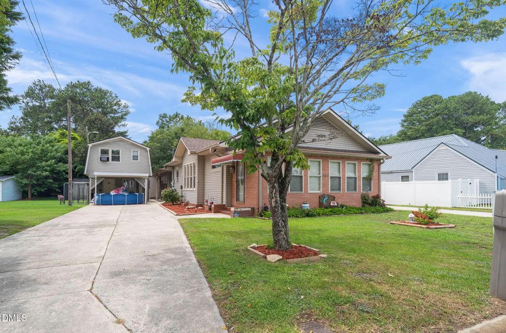 307 W Canary Street, Dunn