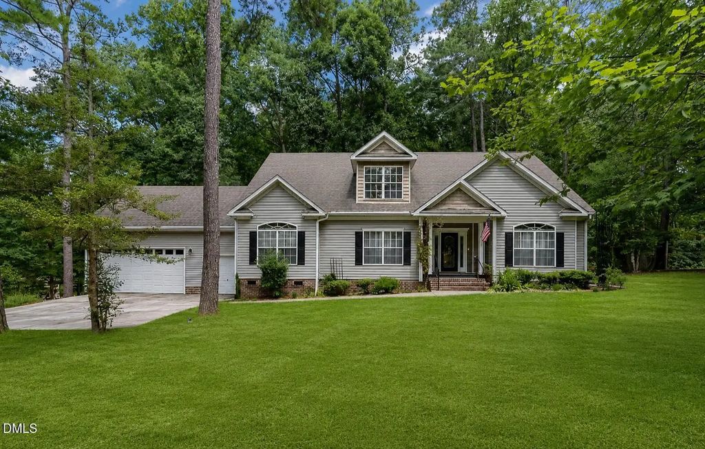 6086 Dunes Drive, Sanford