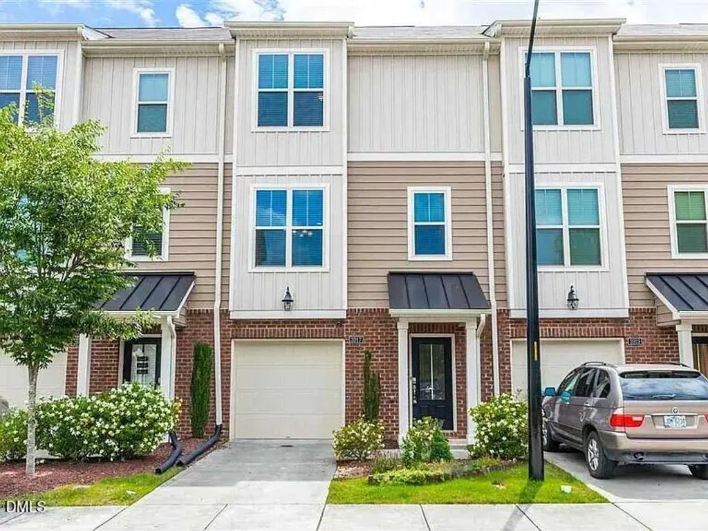 3917 Brokenshire Street, Cary