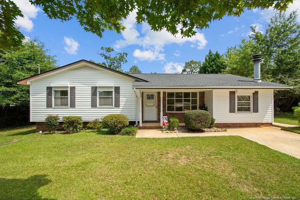 7588 Deerwood Drive, Fayetteville