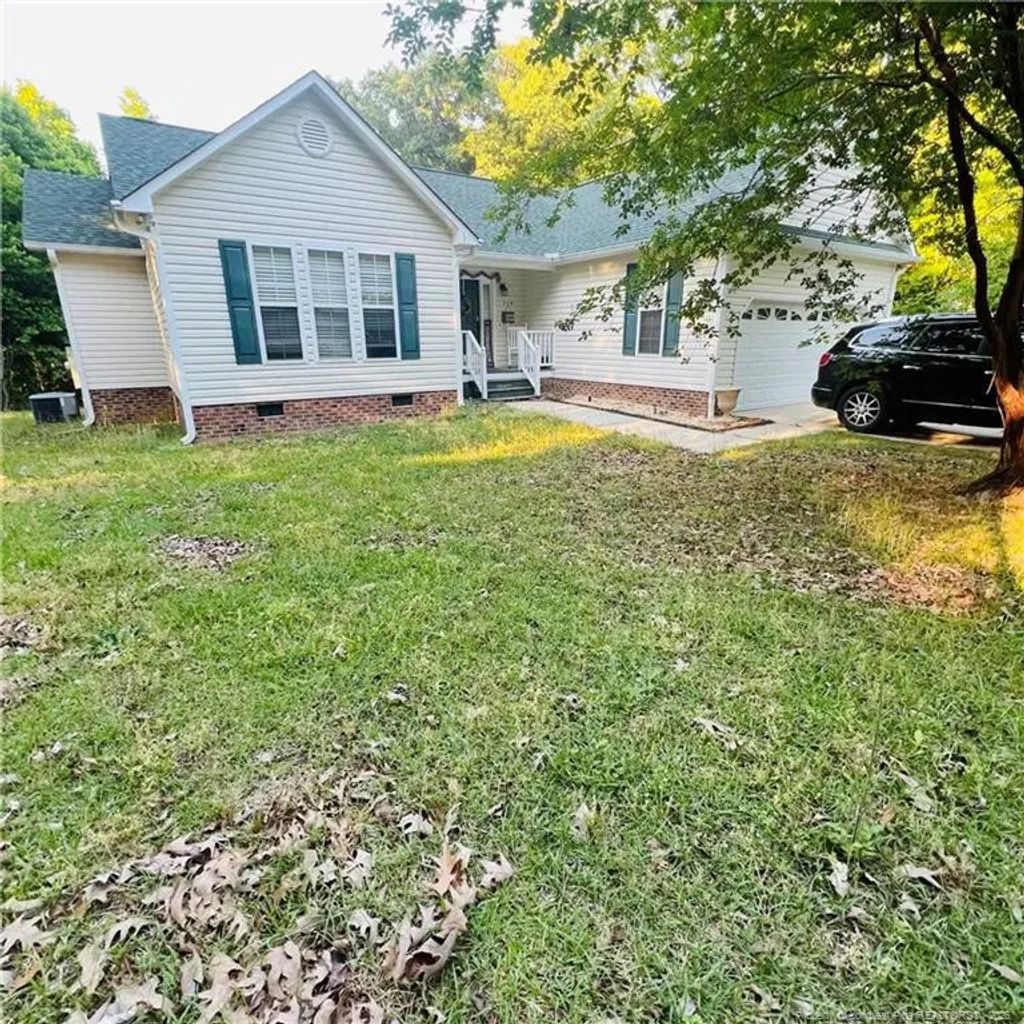 115 Lakeview Court, Garner