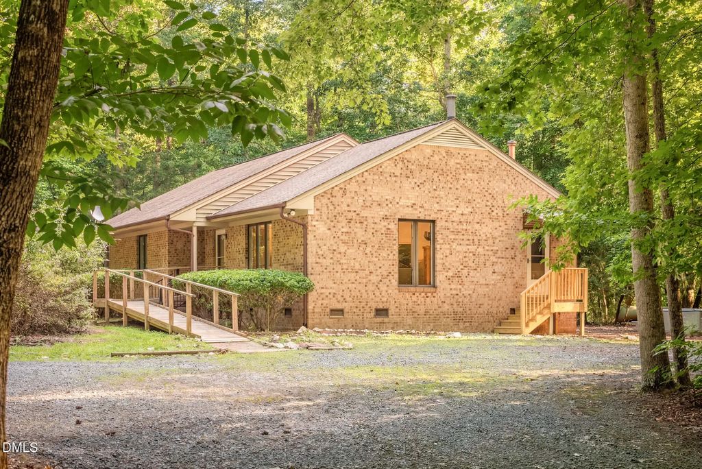 9021 Collins Creek Drive, Chapel Hill
