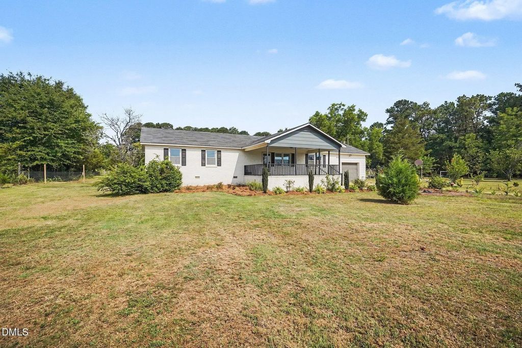 134 Old Oak Lane, Dunn