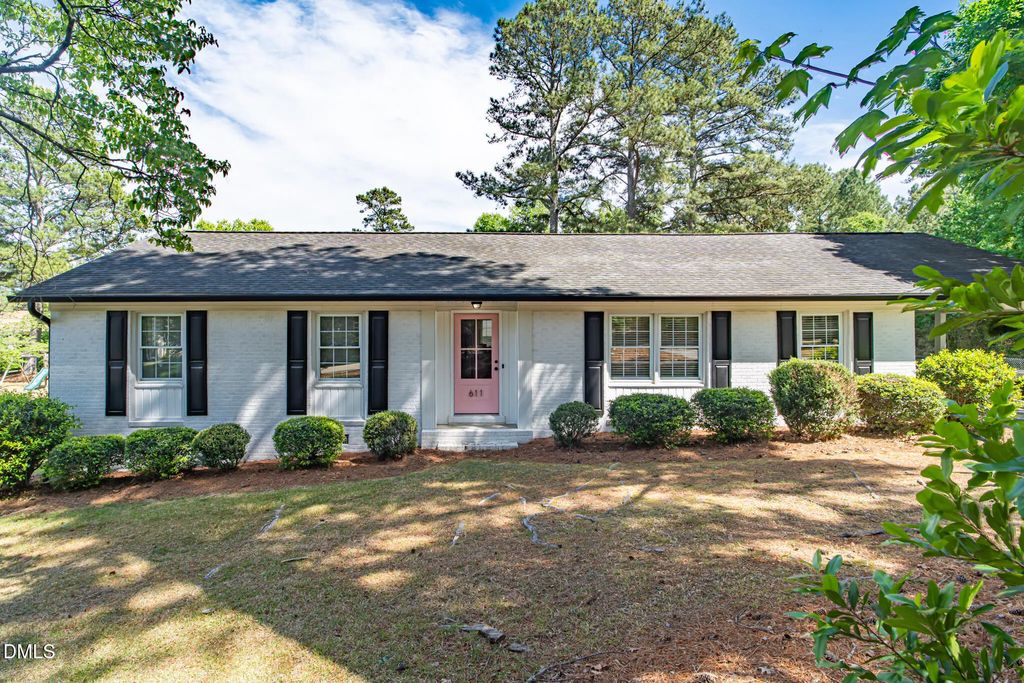 611 S 14th Street, Lillington