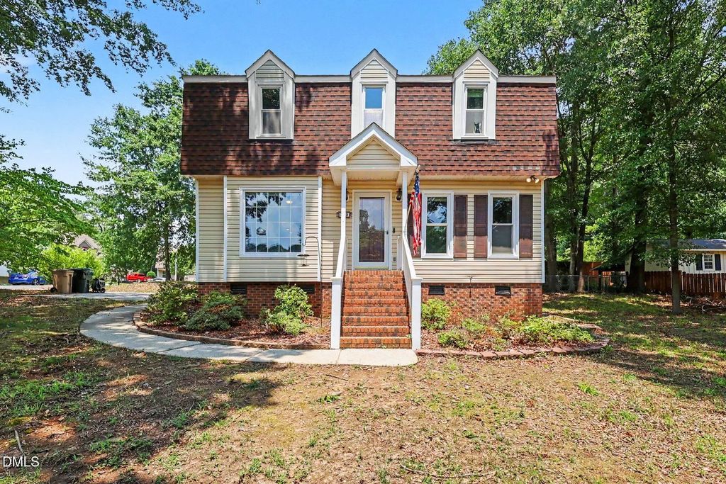 302 Hutchins Drive, Garner